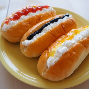 ファミリーカップのクリームコッペ