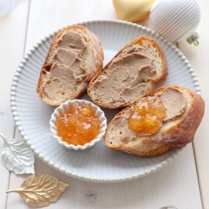 レバーペースト×リンゴジャムのカナッペ