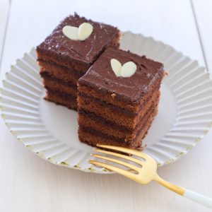 チョコ好きのためのスクエアケーキ