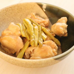鶏肉とアスパラのピーナッツ炒め