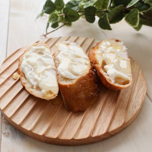 はちみつとチーズクリームのバゲット