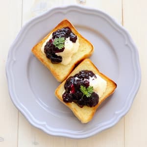 シュガートースト～ブルーベリージャムを添えて～
