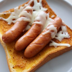 わんぱくソーセージカレートースト